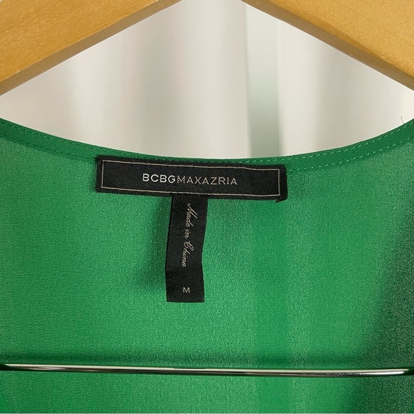 BCBGMaxAzria Medium Kelly Green Asymmetrical Green Ruffled Tiered Dress Flowy - Picture 3 of 6